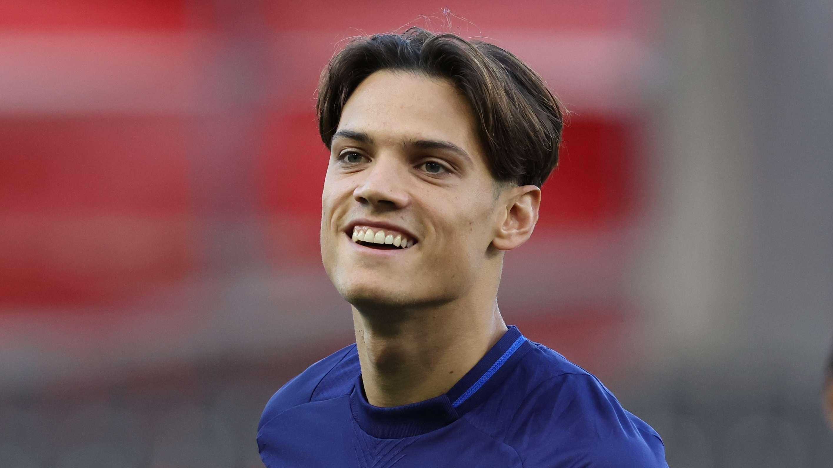 欧洲杯的冠 欧洲杯的冠